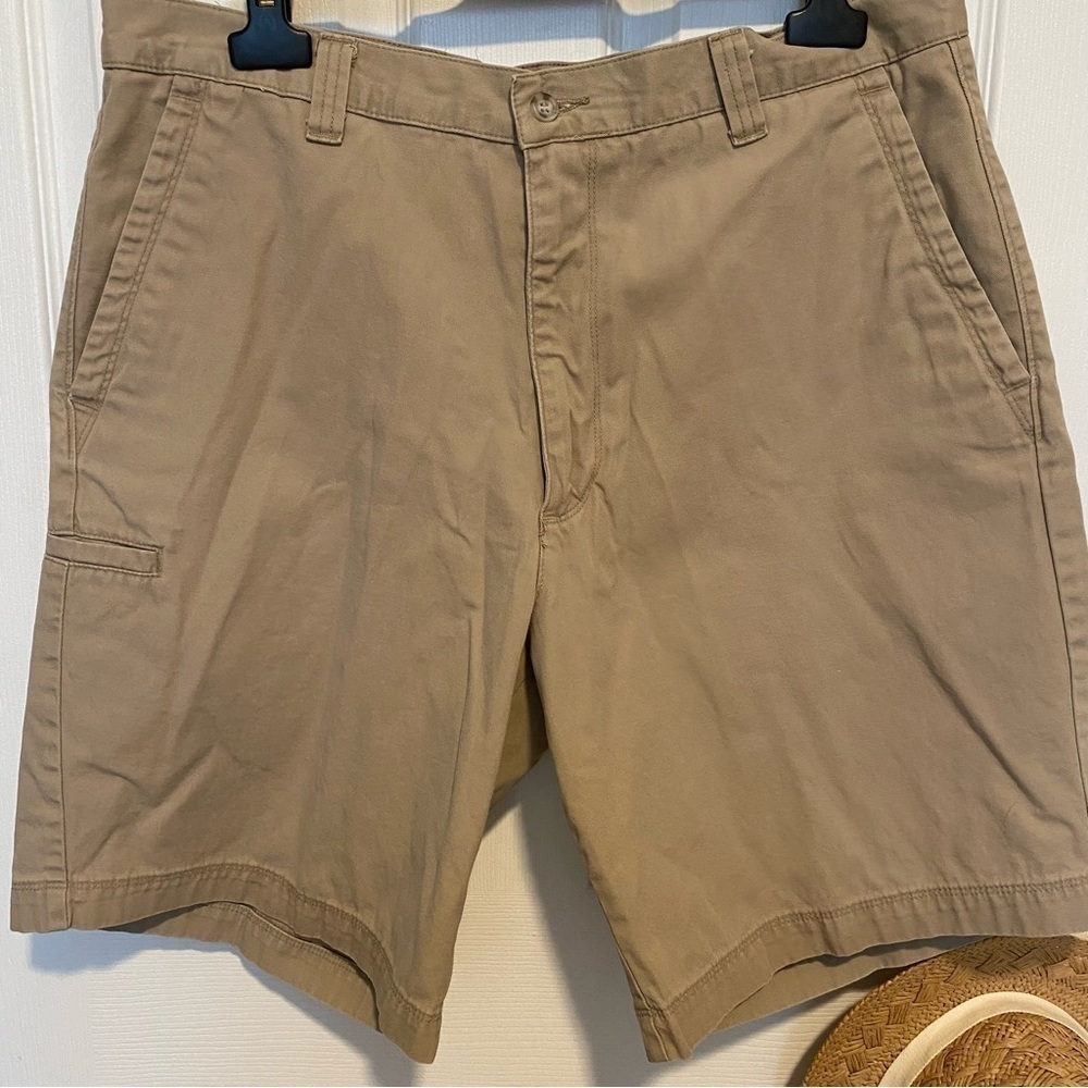 Dockers khaki shorts flat front relaxed fit 100% cotton W36